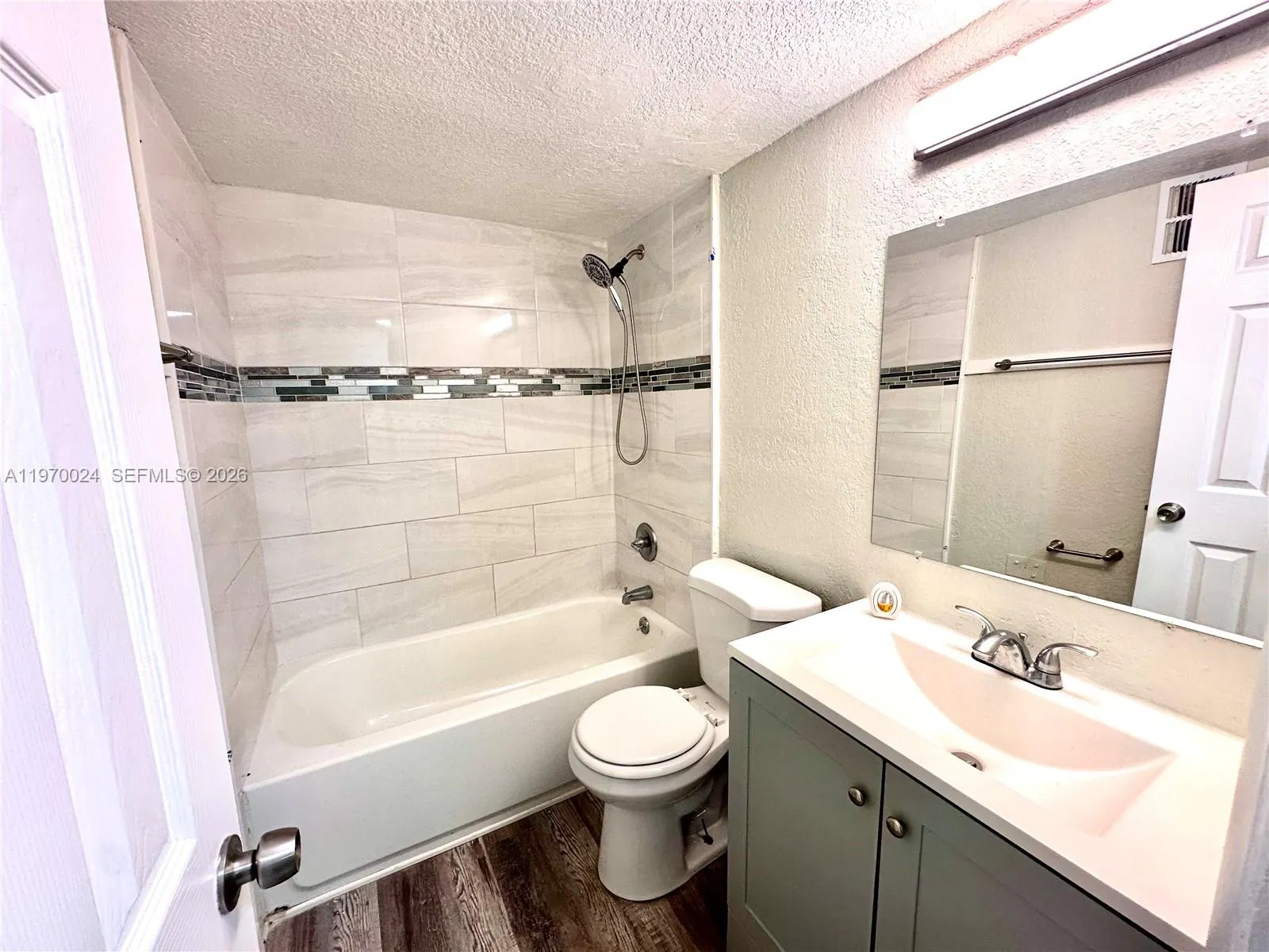 95 Ne 41st St L165, Oakland Park, Florida 33334, Oakland Park, Florida 33334, 2 Bedrooms Bedrooms, ,1 BathroomBathrooms,Residential Lease,For Rent,95 Ne 41st St L165, Oakland Park, Florida 33334,A11970024