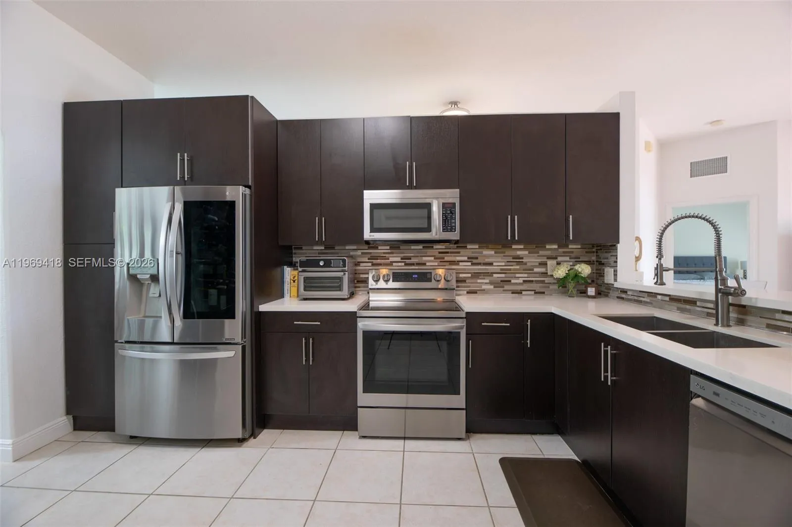 4310 Diamond Way, Weston, Florida 33331, Weston, Florida 33331, 4 Bedrooms Bedrooms, ,2 BathroomsBathrooms,Residential,For Sale,4310 Diamond Way, Weston, Florida 33331,A11969418