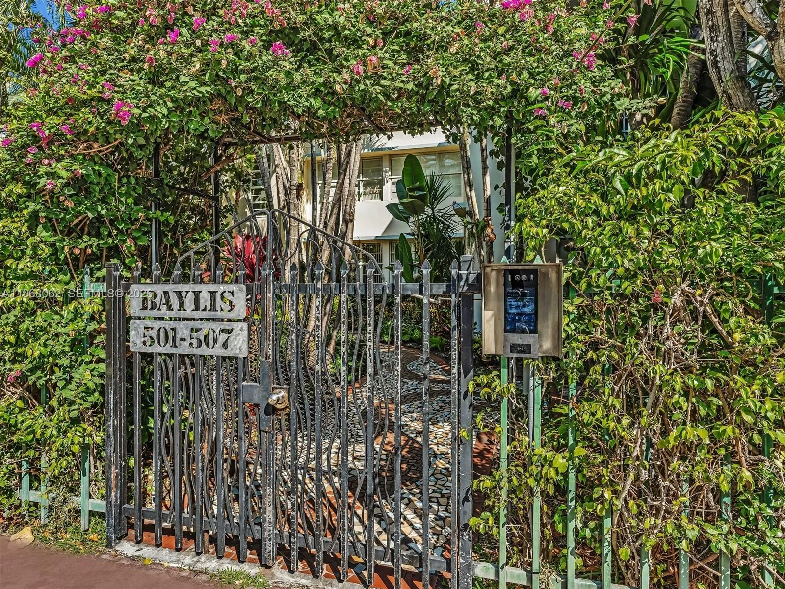 503 12th St 5, Miami Beach, Florida 33139, Miami Beach, Florida 33139, 2 Bedrooms Bedrooms, ,2 BathroomsBathrooms,Residential,For Sale,503 12th St 5, Miami Beach, Florida 33139,A11968062