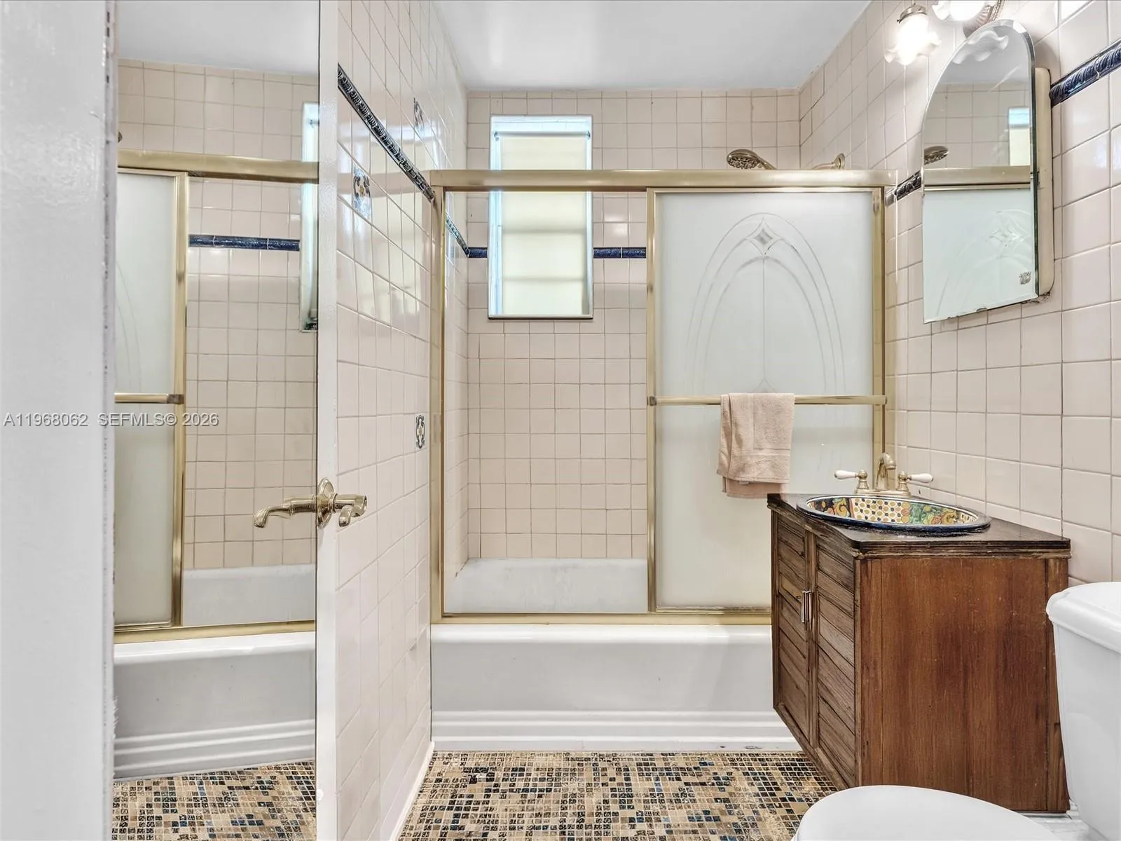 503 12th St 5, Miami Beach, Florida 33139, Miami Beach, Florida 33139, 2 Bedrooms Bedrooms, ,2 BathroomsBathrooms,Residential,For Sale,503 12th St 5, Miami Beach, Florida 33139,A11968062