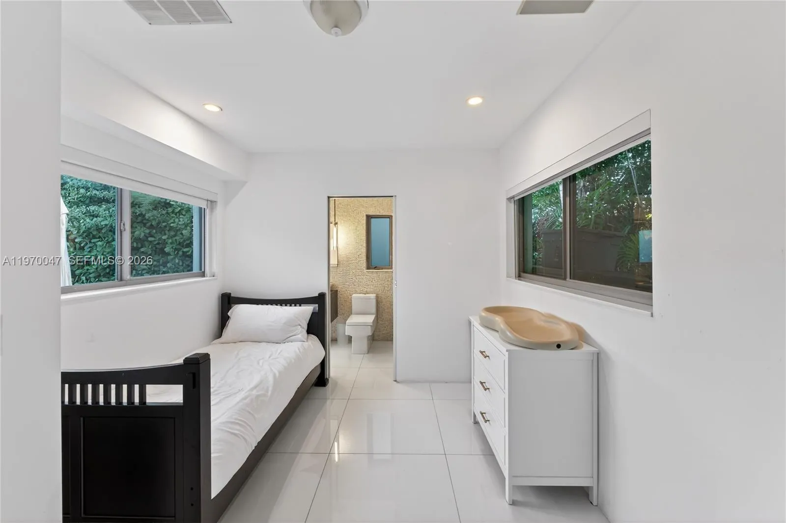 1000 N Shore Dr 0, Miami Beach, Florida 33141, Miami Beach, Florida 33141, 4 Bedrooms Bedrooms, ,3 BathroomsBathrooms,Residential Lease,For Rent,1000 N Shore Dr 0, Miami Beach, Florida 33141,A11970047