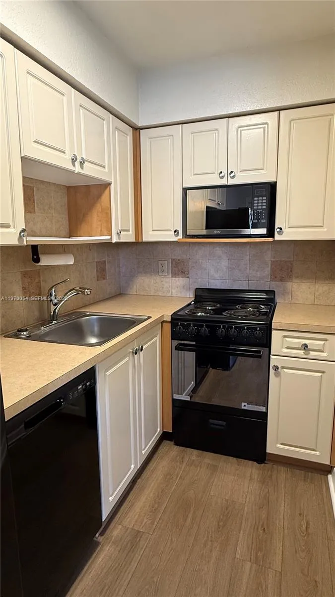 2607 Ne 8th Ave 29, Wilton Manors, Florida 33334, Wilton Manors, Florida 33334, 1 Bedroom Bedrooms, ,1 BathroomBathrooms,Residential Lease,For Rent,2607 Ne 8th Ave 29, Wilton Manors, Florida 33334,A11970054