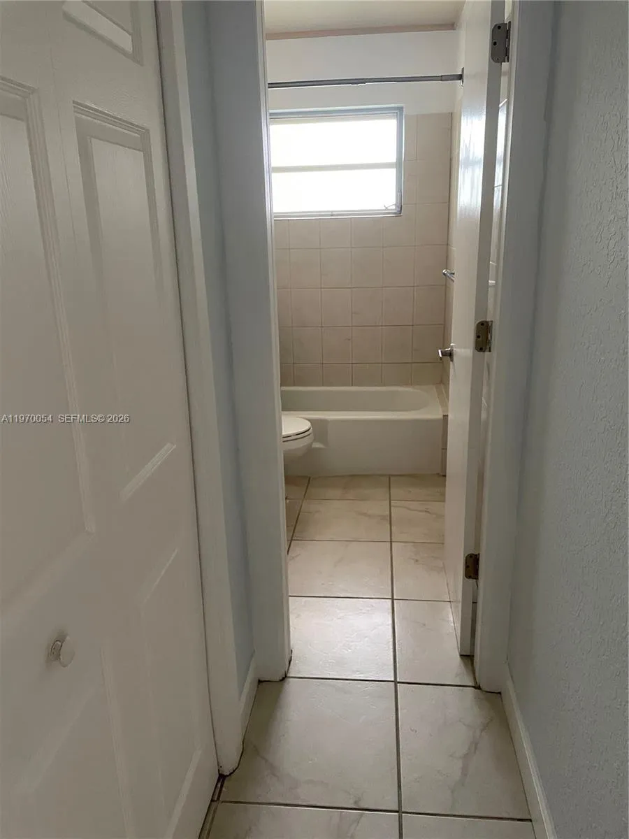 2607 Ne 8th Ave 29, Wilton Manors, Florida 33334, Wilton Manors, Florida 33334, 1 Bedroom Bedrooms, ,1 BathroomBathrooms,Residential Lease,For Rent,2607 Ne 8th Ave 29, Wilton Manors, Florida 33334,A11970054