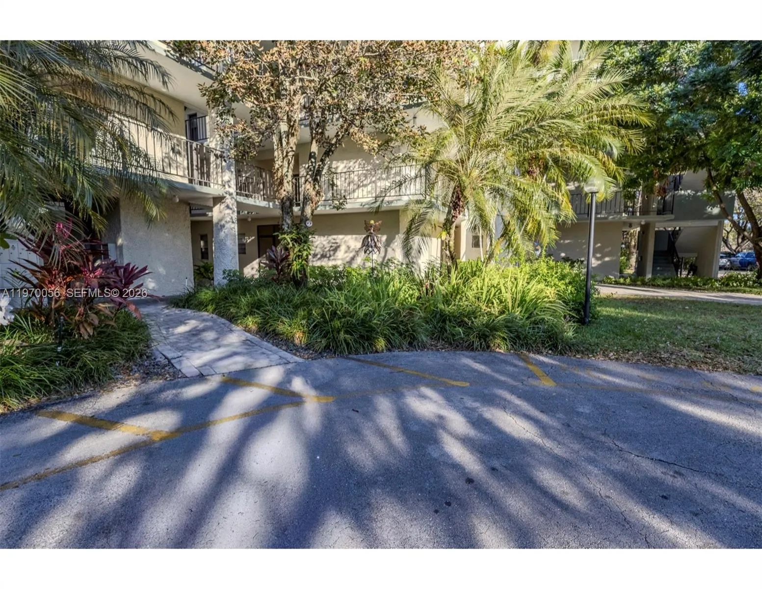 8931 N New River Canal Rd 1e, Plantation, Florida, Plantation, Florida 33324, 2 Bedrooms Bedrooms, ,2 BathroomsBathrooms,Residential,For Sale,8931 N New River Canal Rd 1e, Plantation, Florida ,A11970056