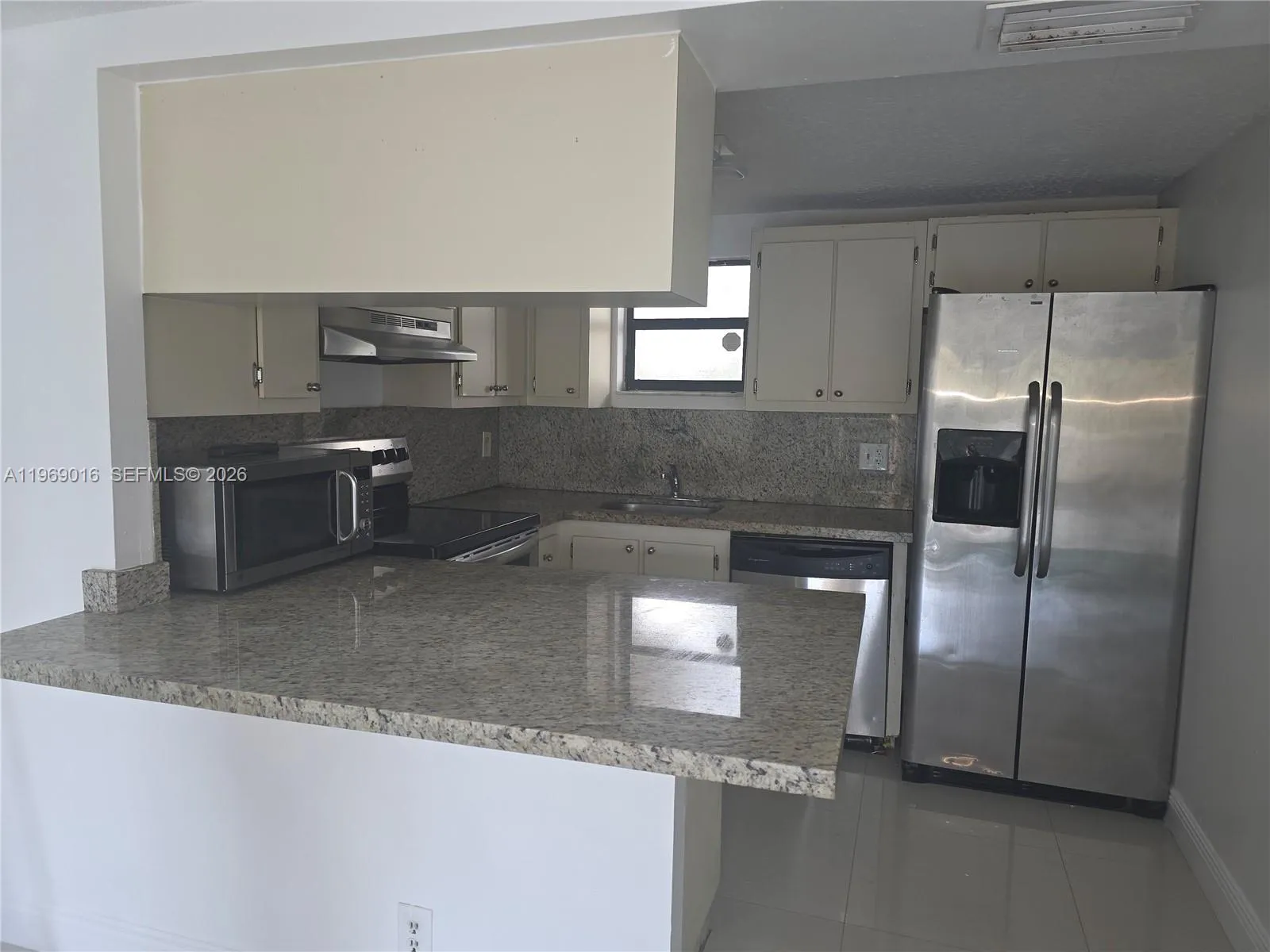8290 Lake Dr 448, Doral, Florida 33166, Doral, Florida 33166, 2 Bedrooms Bedrooms, ,2 BathroomsBathrooms,Residential Lease,For Rent,8290 Lake Dr 448, Doral, Florida 33166,A11969016