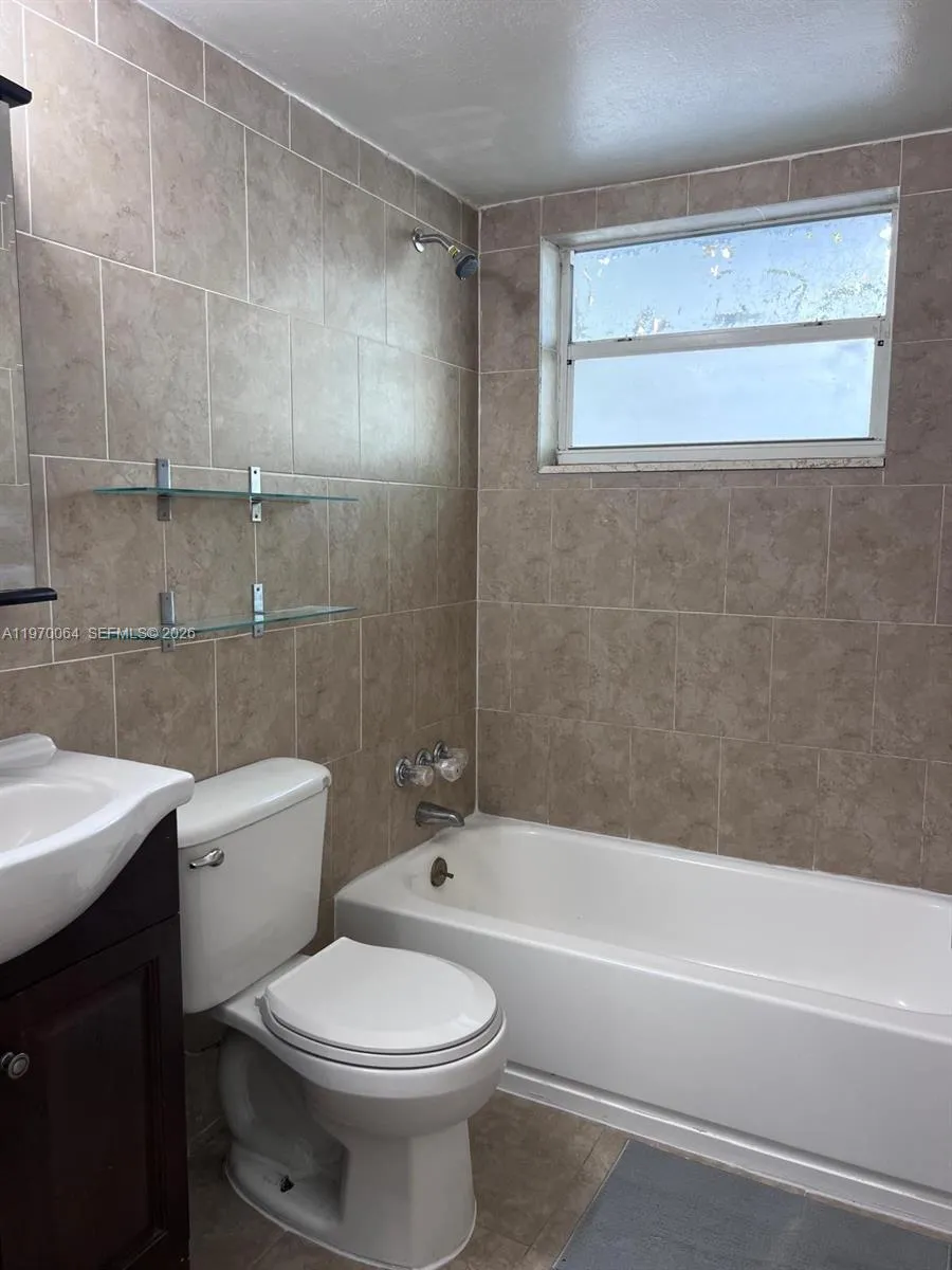 7820 Ne Bayshore Ct 104, Miami, Florida 33138, Miami, Florida 33138, 1 Bedroom Bedrooms, ,1 BathroomBathrooms,Residential Lease,For Rent,7820 Ne Bayshore Ct 104, Miami, Florida 33138,A11970064