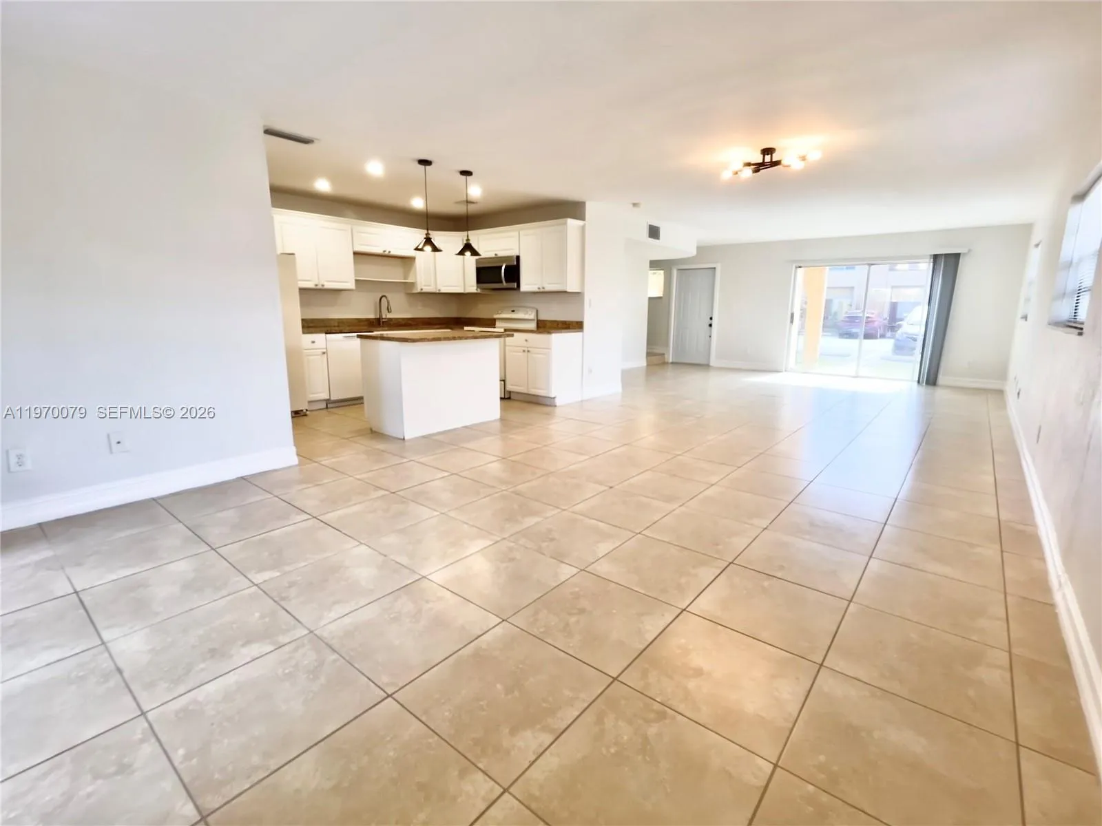 13725 Sw 84th St A, Miami, Florida 33183, Miami, Florida 33183, 3 Bedrooms Bedrooms, ,2 BathroomsBathrooms,Residential Lease,For Rent,13725 Sw 84th St A, Miami, Florida 33183,A11970079
