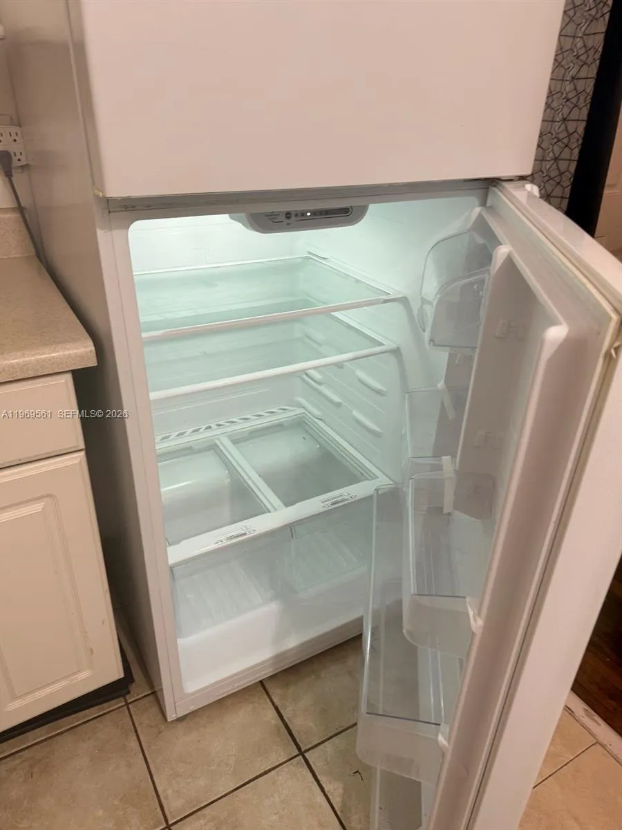 1959 Taylor St 1-2, Hollywood, Florida 33020, Hollywood, Florida 33020, 1 Bedroom Bedrooms, ,1 BathroomBathrooms,Residential Lease,For Rent,1959 Taylor St 1-2, Hollywood, Florida 33020,A11969561