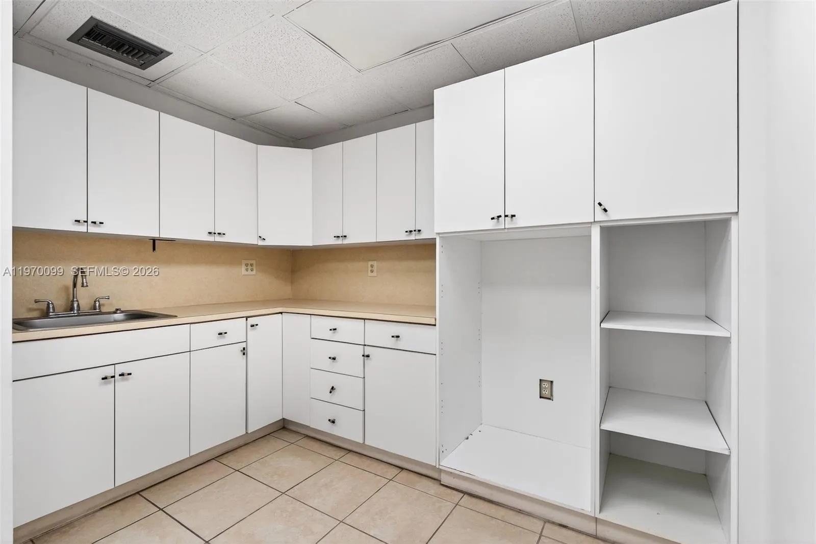 6447 E Miami Lakes Dr E 205, Miami Lakes, Florida, Miami Lakes, Florida 33014, ,Commercial Lease,For Rent,6447 E Miami Lakes Dr E 205, Miami Lakes, Florida ,A11970099