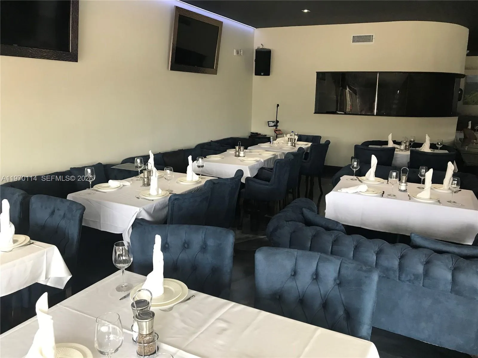 2050 Hollywood Blvd R, Hollywood, Florida 33020, Hollywood, Florida 33020, ,Commercial Lease,For Rent,2050 Hollywood Blvd R, Hollywood, Florida 33020,A11970114