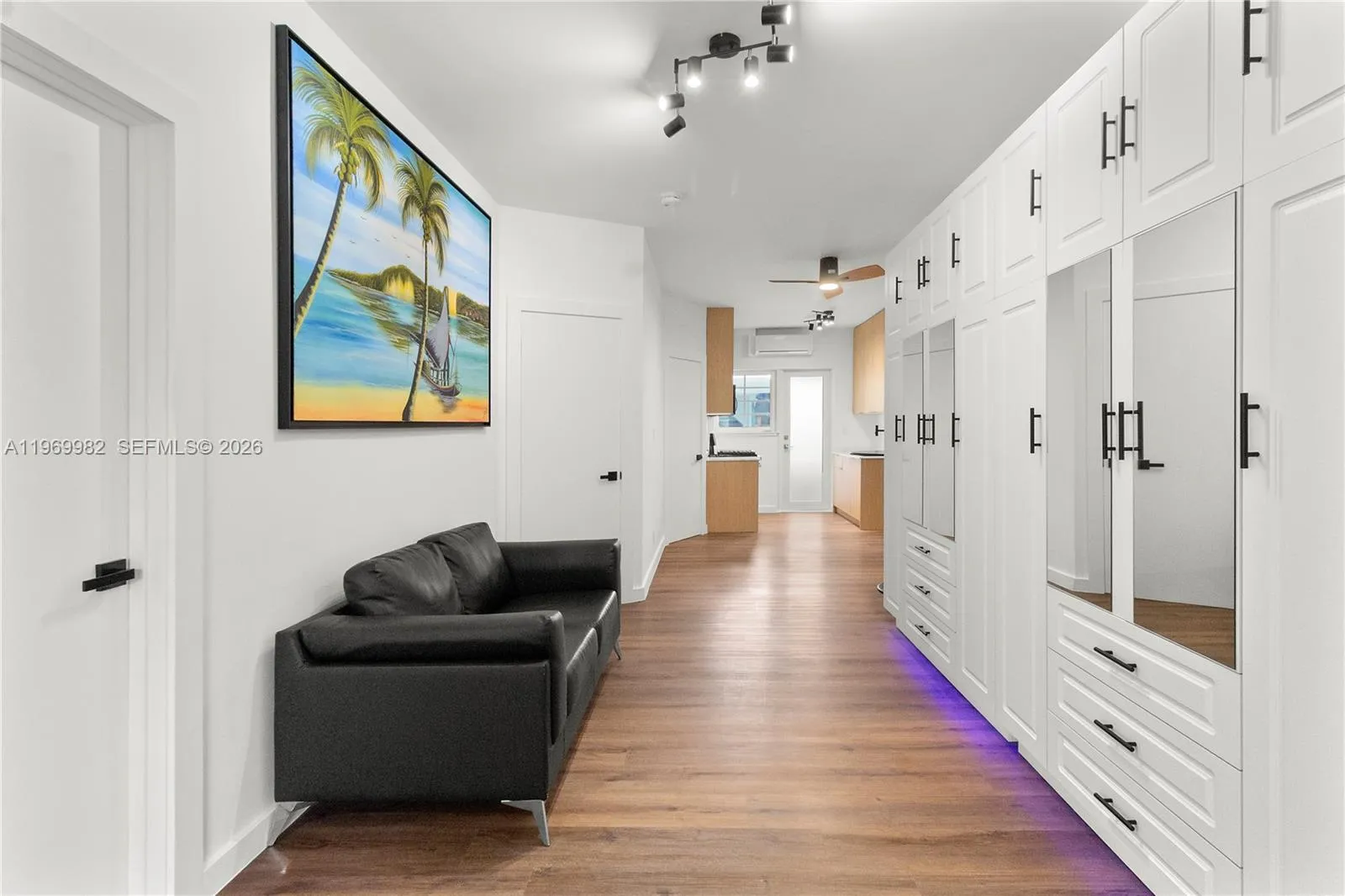 1009 Meridian Ave 14, Miami Beach, Florida 33139, Miami Beach, Florida 33139, 2 Bedrooms Bedrooms, ,2 BathroomsBathrooms,Residential Lease,For Rent,1009 Meridian Ave 14, Miami Beach, Florida 33139,A11969982