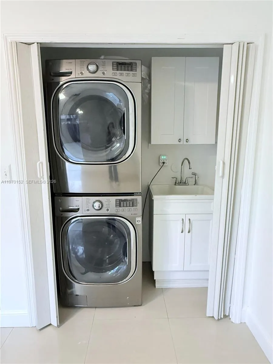 16618 Nw 73rd Ave, Miami Lakes, Florida 33014, Miami Lakes, Florida 33014, 3 Bedrooms Bedrooms, ,2 BathroomsBathrooms,Residential Lease,For Rent,16618 Nw 73rd Ave, Miami Lakes, Florida 33014,A11970152