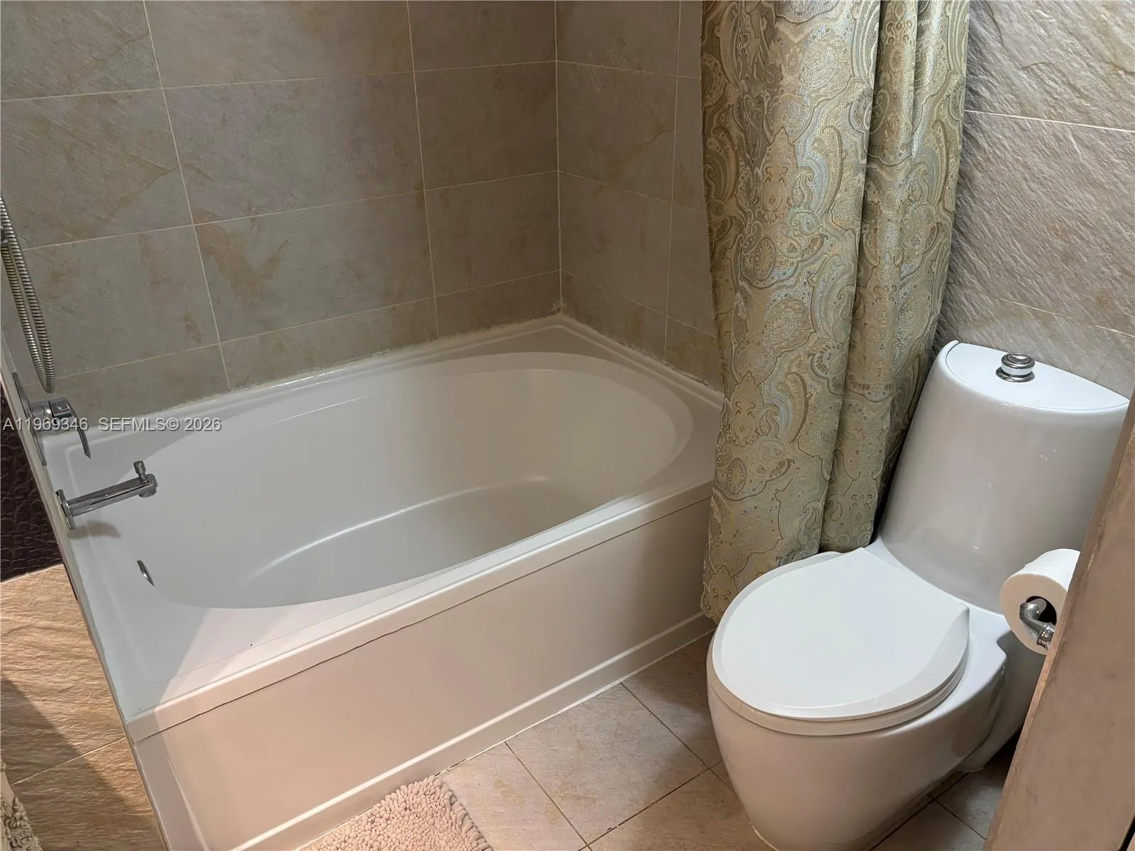 17150 N Bay Rd 2418, Sunny Isles Beach, Florida 33, Sunny Isles Beach, Florida 33160, 2 Bedrooms Bedrooms, ,1 BathroomBathrooms,Residential Lease,For Rent,17150 N Bay Rd 2418, Sunny Isles Beach, Florida 33,A11969346