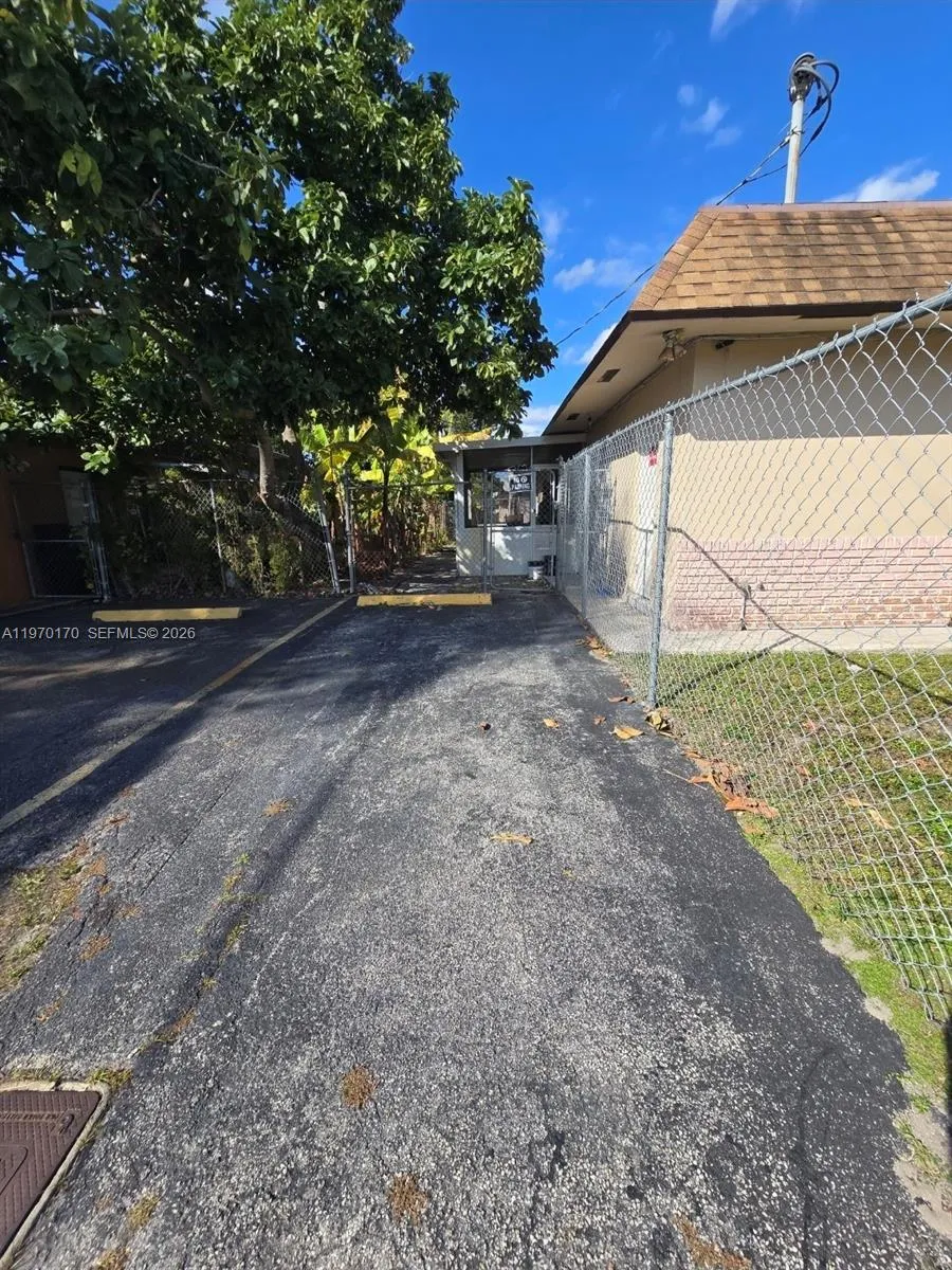 4001 Nw 31st Ave, Lauderdale Lakes, Florida 33309, Lauderdale Lakes, Florida 33309, ,Residential Income,For Sale,4001 Nw 31st Ave, Lauderdale Lakes, Florida 33309,A11970170