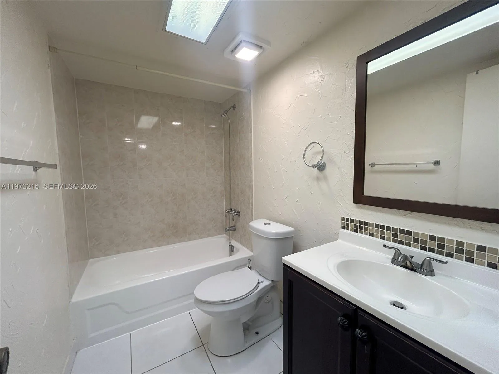 1080 Del Lago Cir 202, Sunrise, Florida 33313, Sunrise, Florida 33313, 2 Bedrooms Bedrooms, ,2 BathroomsBathrooms,Residential,For Sale,1080 Del Lago Cir 202, Sunrise, Florida 33313,A11970216