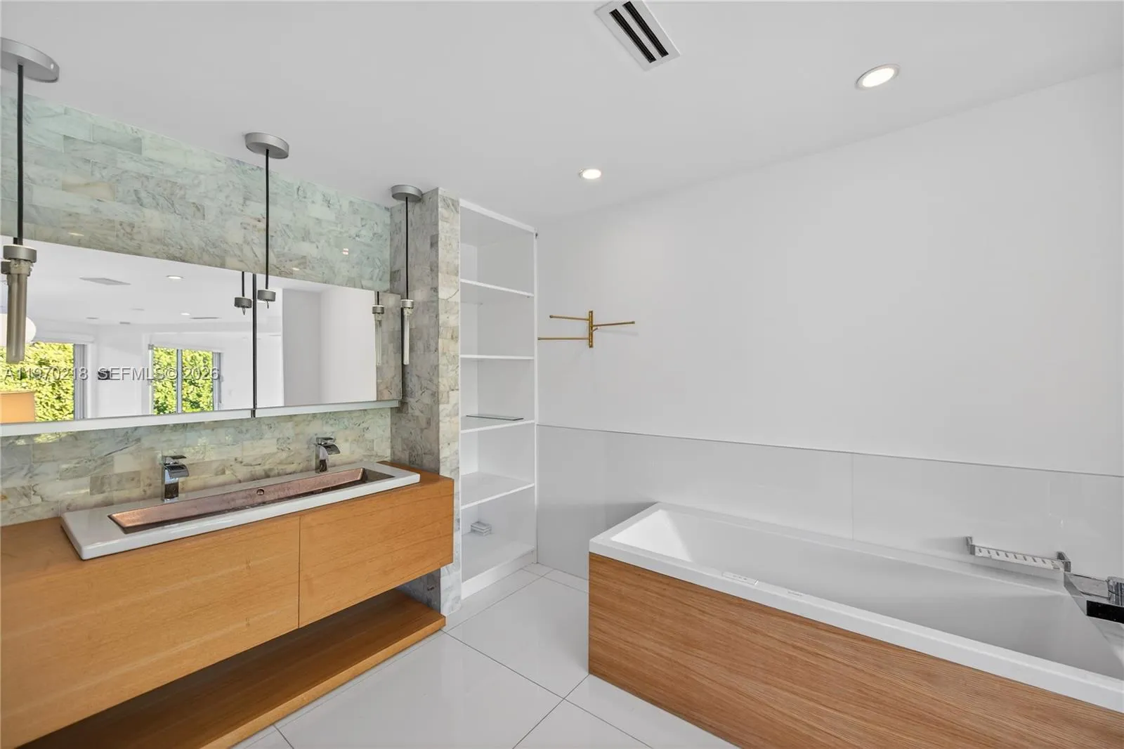 1000 N Shore Dr, Miami Beach, Florida 33141, Miami Beach, Florida 33141, 5 Bedrooms Bedrooms, ,3 BathroomsBathrooms,Residential,For Sale,1000 N Shore Dr, Miami Beach, Florida 33141,A11970218