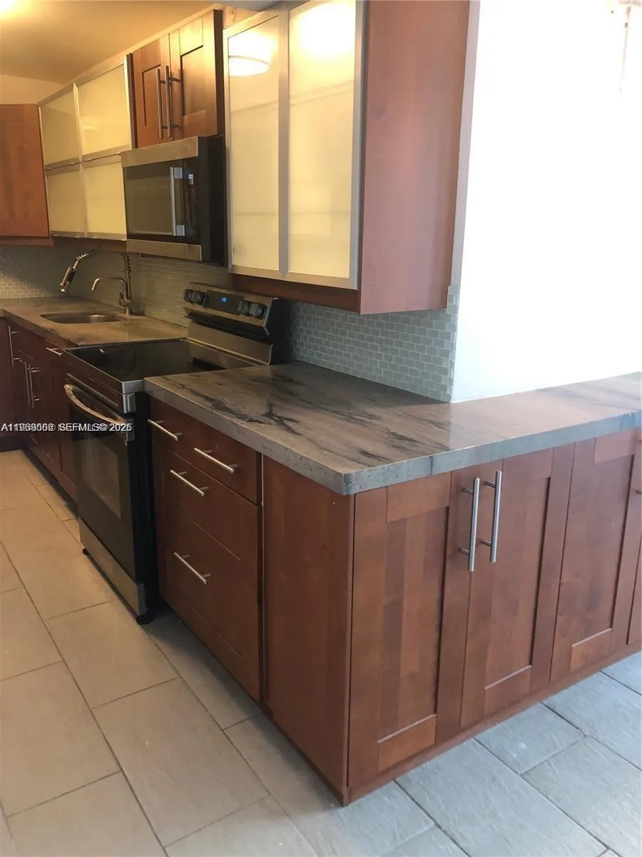6969 Collins Ave 403, Miami Beach, Florida 33141, Miami Beach, Florida 33141, 1 Bedroom Bedrooms, ,1 BathroomBathrooms,Residential Lease,For Rent,6969 Collins Ave 403, Miami Beach, Florida 33141,A11969506