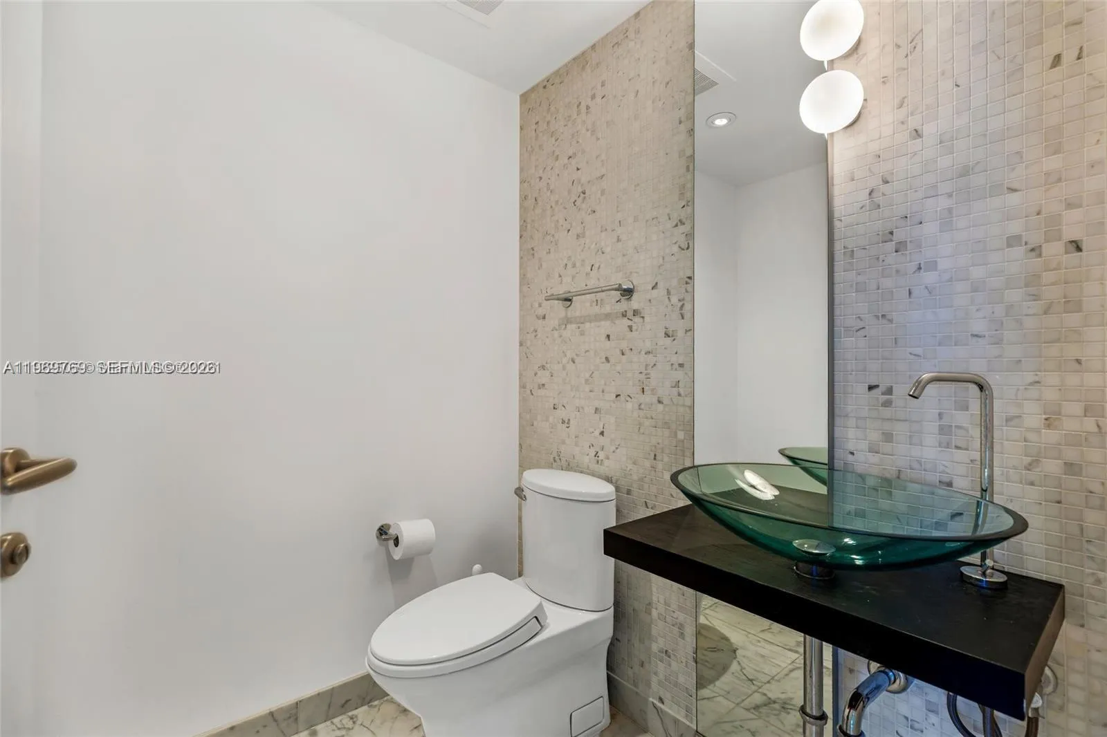 200 Biscayne Boulevard Way 3913, Miami, Florida 33, Miami, Florida 33131, 1 Bedroom Bedrooms, ,1 BathroomBathrooms,Residential Lease,For Rent,200 Biscayne Boulevard Way 3913, Miami, Florida 33,A11969769