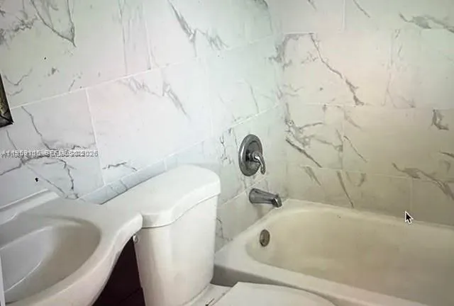 1704 Sw 43rd Ave, Fort Lauderdale, Florida 33317, Fort Lauderdale, Florida 33317, 4 Bedrooms Bedrooms, ,2 BathroomsBathrooms,Residential Lease,For Rent,1704 Sw 43rd Ave, Fort Lauderdale, Florida 33317,A11959116