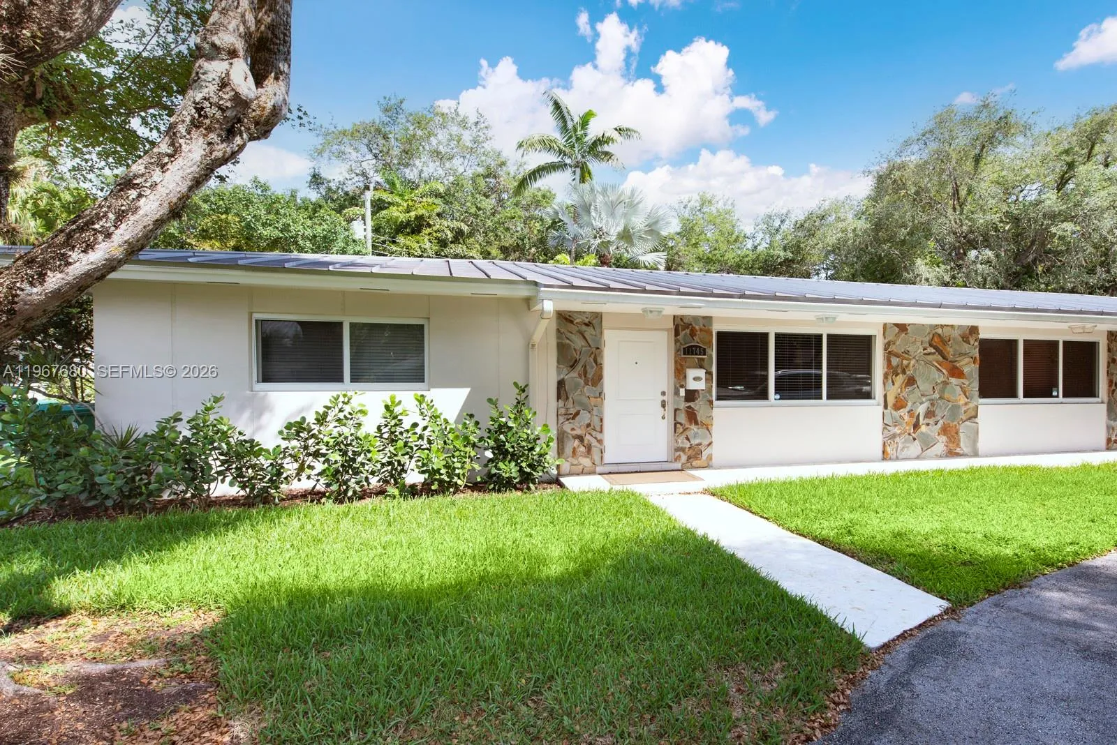 11745 Sw 81st Rd 11745, Pinecrest, Florida 33156, Pinecrest, Florida 33156, 2 Bedrooms Bedrooms, ,1 BathroomBathrooms,Residential Lease,For Rent,11745 Sw 81st Rd 11745, Pinecrest, Florida 33156,A11967680