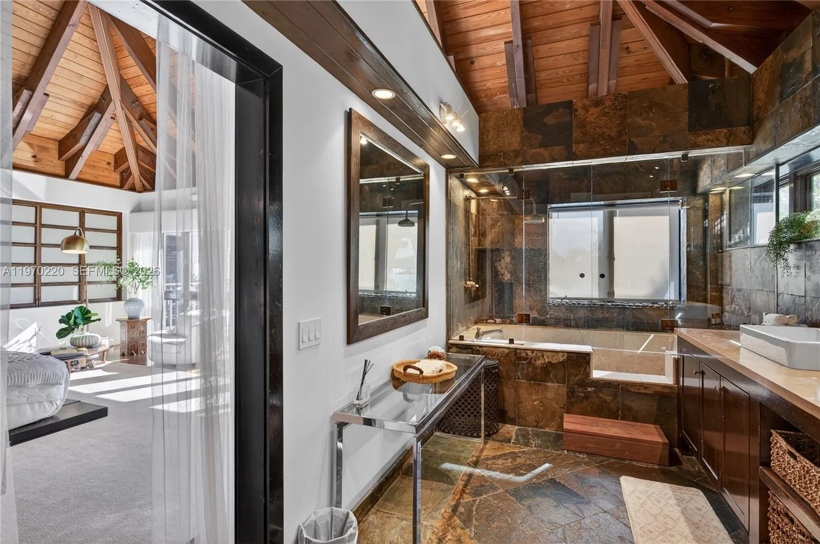 14 W San Marino Dr, Miami Beach, Florida 33139, Miami Beach, Florida 33139, 6 Bedrooms Bedrooms, ,6 BathroomsBathrooms,Residential Lease,For Rent,14 W San Marino Dr, Miami Beach, Florida 33139,A11970220