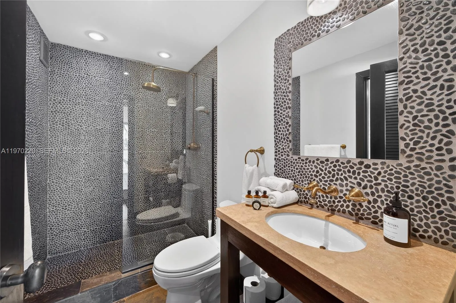 14 W San Marino Dr, Miami Beach, Florida 33139, Miami Beach, Florida 33139, 6 Bedrooms Bedrooms, ,6 BathroomsBathrooms,Residential Lease,For Rent,14 W San Marino Dr, Miami Beach, Florida 33139,A11970220