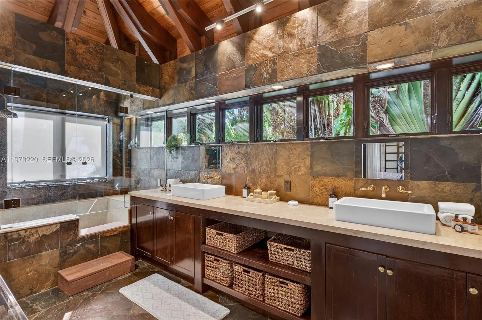 14 W San Marino Dr, Miami Beach, Florida 33139, Miami Beach, Florida 33139, 6 Bedrooms Bedrooms, ,6 BathroomsBathrooms,Residential Lease,For Rent,14 W San Marino Dr, Miami Beach, Florida 33139,A11970220