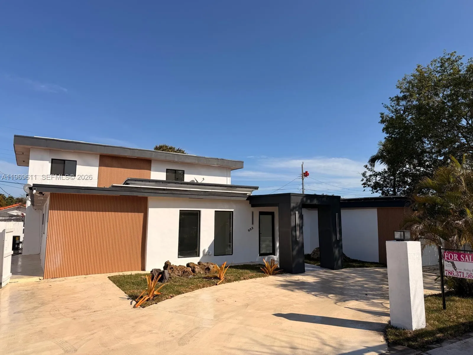 935 Sw 72nd Ave, Miami, Florida 33144, Miami, Florida 33144, 5 Bedrooms Bedrooms, ,5 BathroomsBathrooms,Residential,For Sale,935 Sw 72nd Ave, Miami, Florida 33144,A11969611