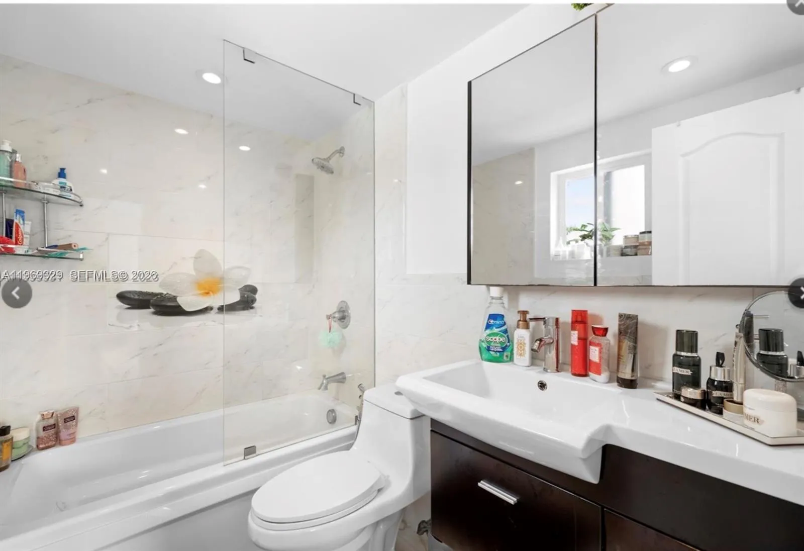 2530 Sw 3rd Ave 305, Miami, Florida 33129, Miami, Florida 33129, 2 Bedrooms Bedrooms, ,2 BathroomsBathrooms,Residential,For Sale,2530 Sw 3rd Ave 305, Miami, Florida 33129,A11969329