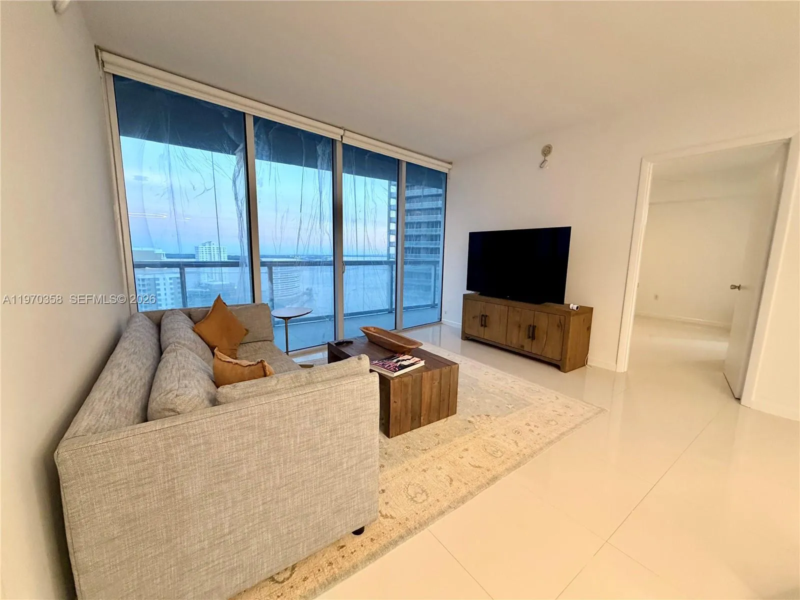 465 Brickell Ave 2705, Miami, Florida 33131, Miami, Florida 33131, 2 Bedrooms Bedrooms, ,2 BathroomsBathrooms,Residential Lease,For Rent,465 Brickell Ave 2705, Miami, Florida 33131,A11970358