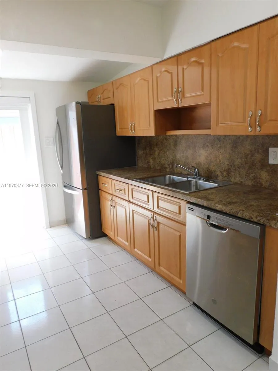 Upgraded kitchen with plenty of cabinet/counter space.