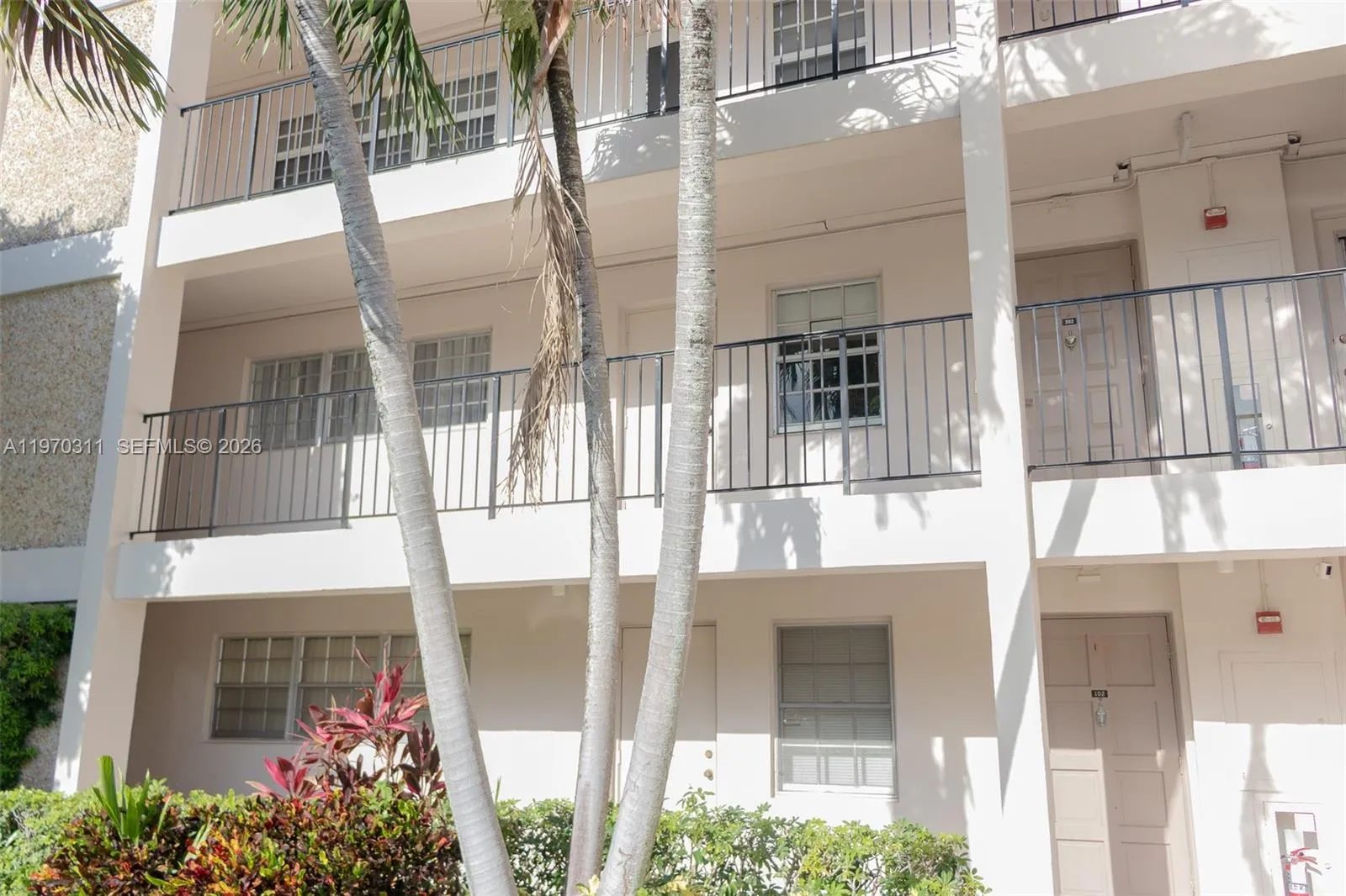Pompano Beach, Florida 33069, 2 Bedrooms Bedrooms, ,2 BathroomsBathrooms,Residential,For Sale,A11970311