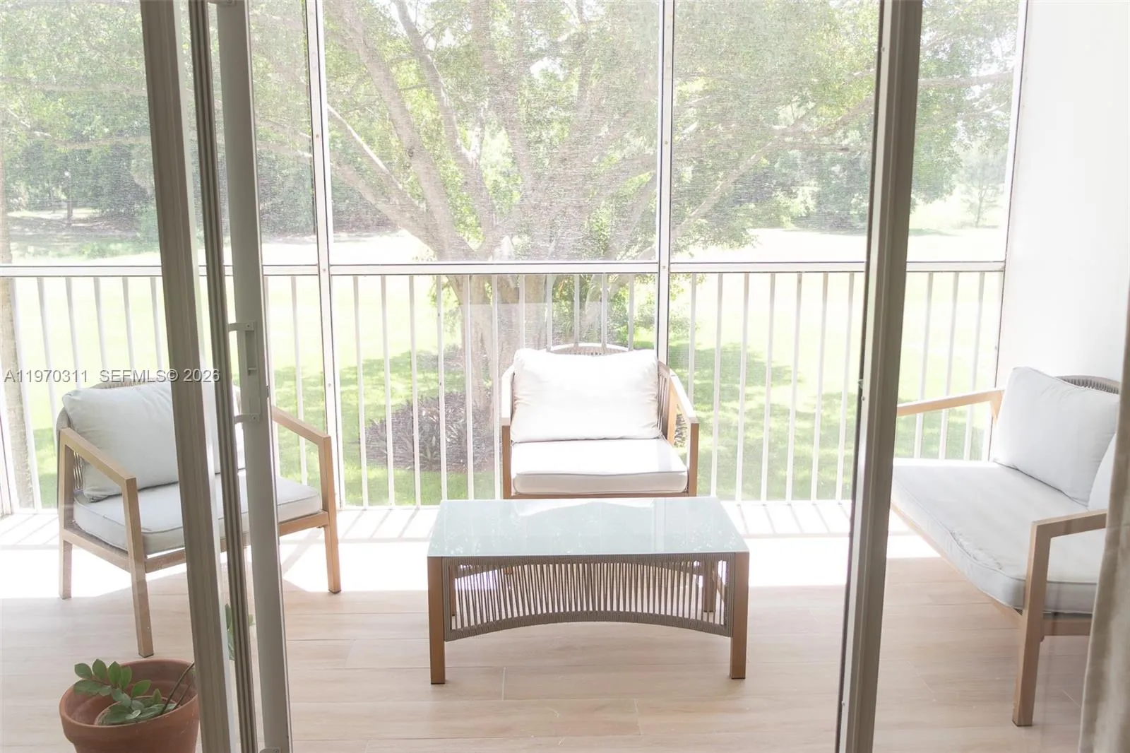 Pompano Beach, Florida 33069, 2 Bedrooms Bedrooms, ,2 BathroomsBathrooms,Residential,For Sale,A11970311