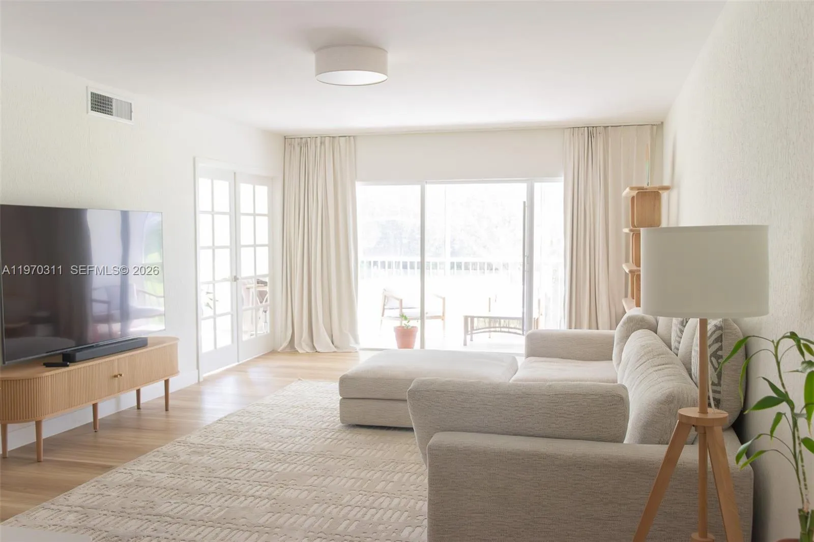 Pompano Beach, Florida 33069, 2 Bedrooms Bedrooms, ,2 BathroomsBathrooms,Residential,For Sale,A11970311