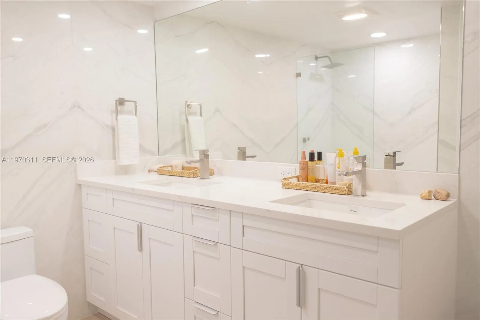 Pompano Beach, Florida 33069, 2 Bedrooms Bedrooms, ,2 BathroomsBathrooms,Residential,For Sale,A11970311
