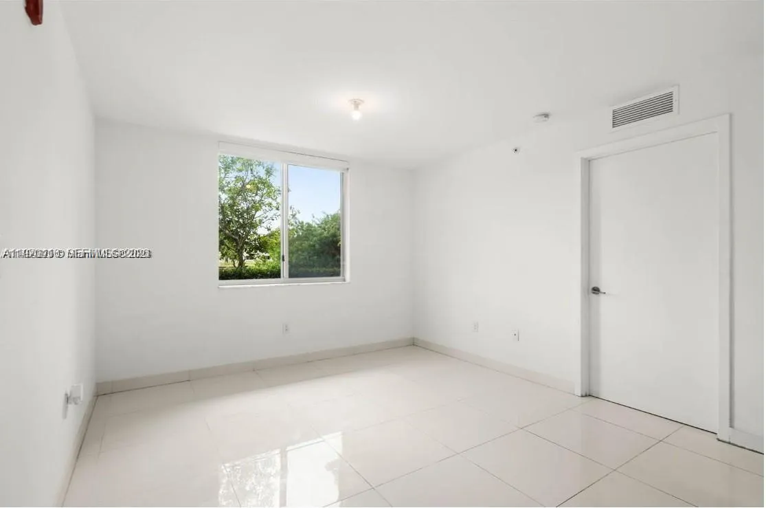 2651 Ne 212th Ter 105, Miami, Florida 33180, Miami, Florida 33180, 2 Bedrooms Bedrooms, ,2 BathroomsBathrooms,Residential Lease,For Rent,2651 Ne 212th Ter 105, Miami, Florida 33180,A11970416