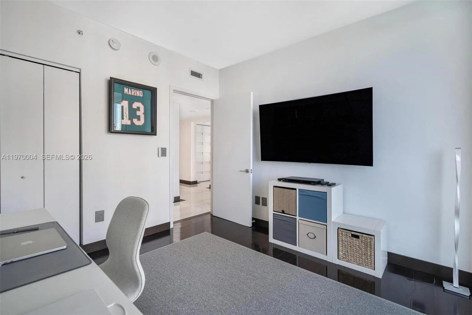 1331 Brickell Bay Dr 2402, Miami, Florida 33131, Miami, Florida 33131, 2 Bedrooms Bedrooms, ,2 BathroomsBathrooms,Residential,For Sale,1331 Brickell Bay Dr 2402, Miami, Florida 33131,A11970004