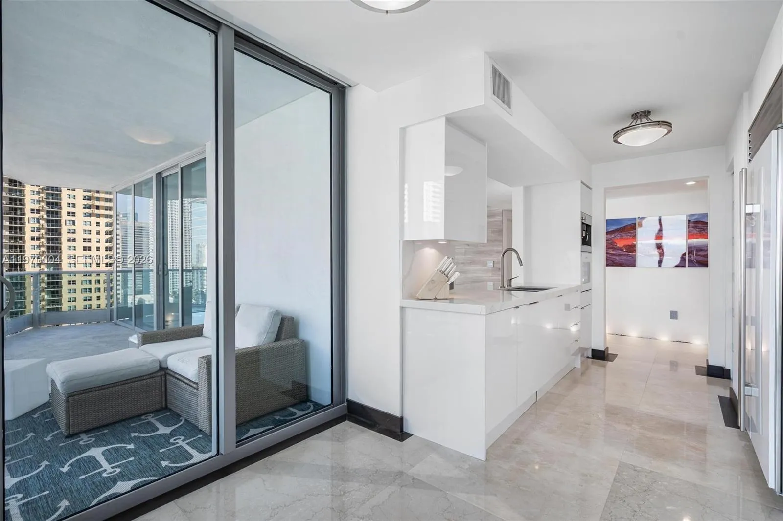 1331 Brickell Bay Dr 2402, Miami, Florida 33131, Miami, Florida 33131, 2 Bedrooms Bedrooms, ,2 BathroomsBathrooms,Residential,For Sale,1331 Brickell Bay Dr 2402, Miami, Florida 33131,A11970004