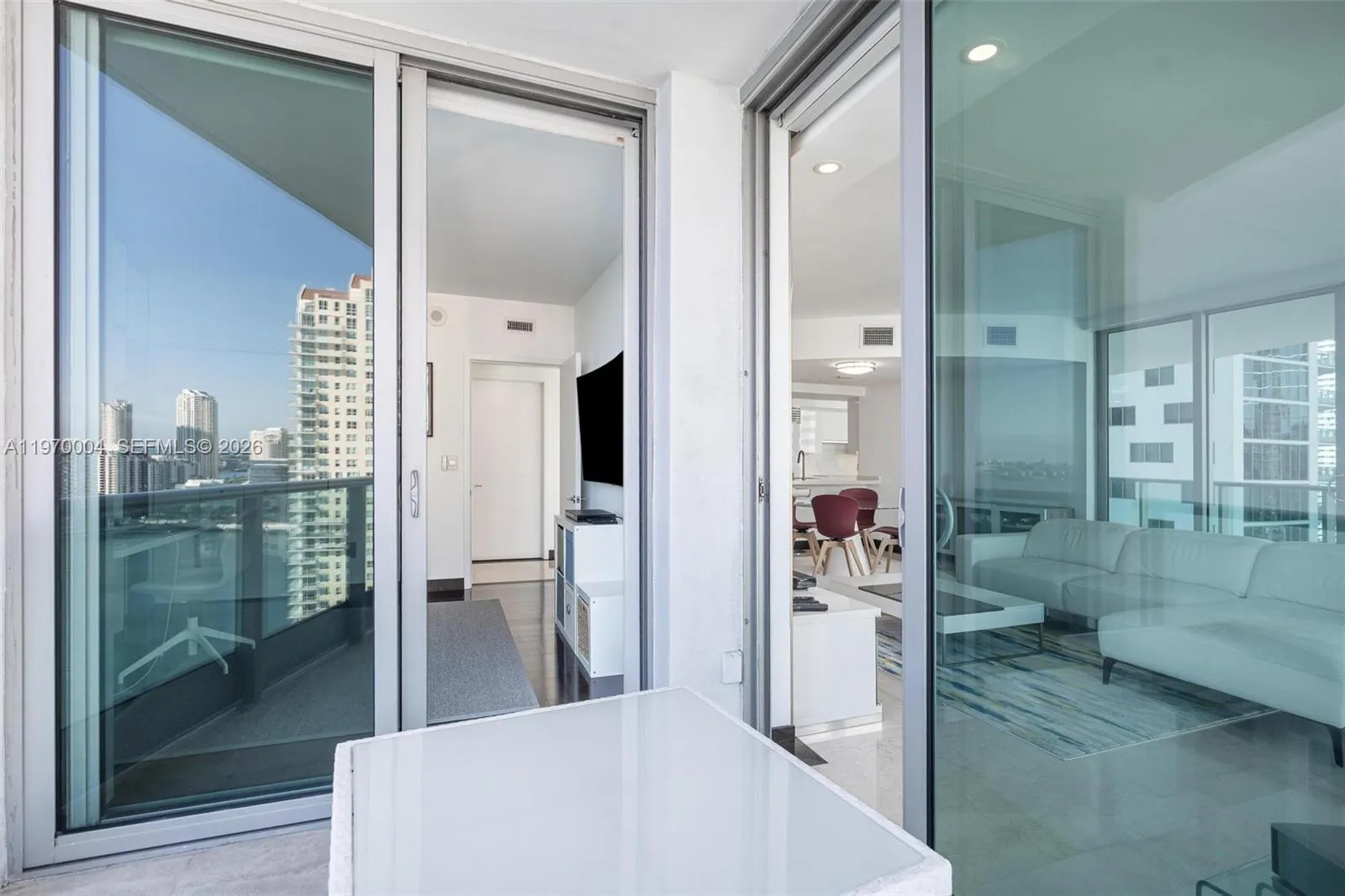 1331 Brickell Bay Dr 2402, Miami, Florida 33131, Miami, Florida 33131, 2 Bedrooms Bedrooms, ,2 BathroomsBathrooms,Residential,For Sale,1331 Brickell Bay Dr 2402, Miami, Florida 33131,A11970004