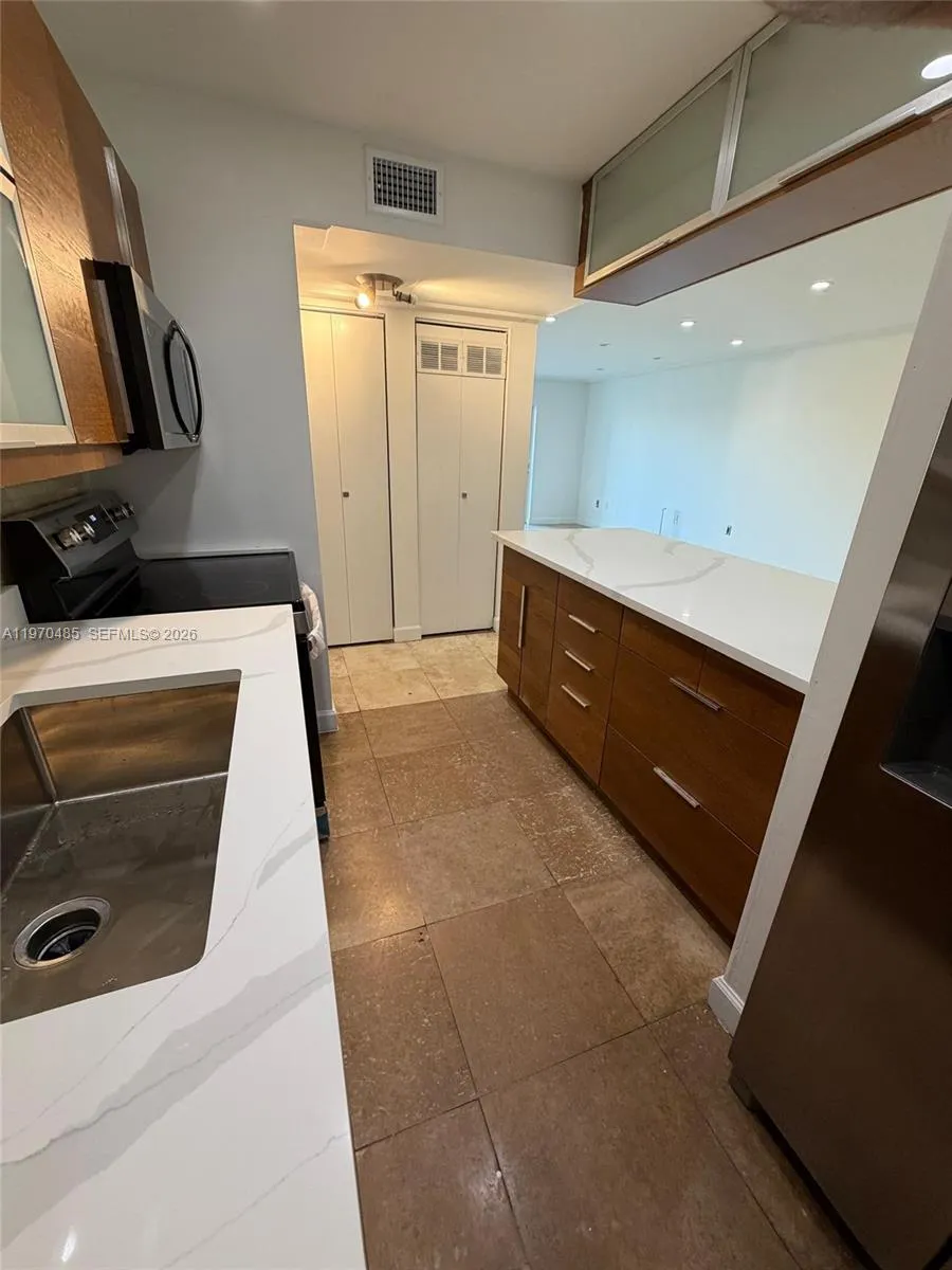 4670 W 13th Ln 523, Hialeah, Florida 33012, Hialeah, Florida 33012, 2 Bedrooms Bedrooms, ,2 BathroomsBathrooms,Residential Lease,For Rent,4670 W 13th Ln 523, Hialeah, Florida 33012,A11970485