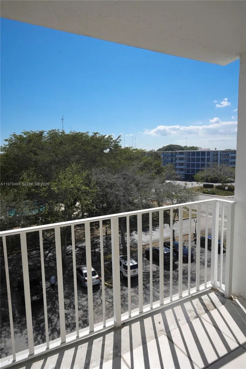 901 Hillcrest Dr 504, Hollywood, Florida 33021, Hollywood, Florida 33021, 2 Bedrooms Bedrooms, ,2 BathroomsBathrooms,Residential,For Sale,901 Hillcrest Dr 504, Hollywood, Florida 33021,A11970489