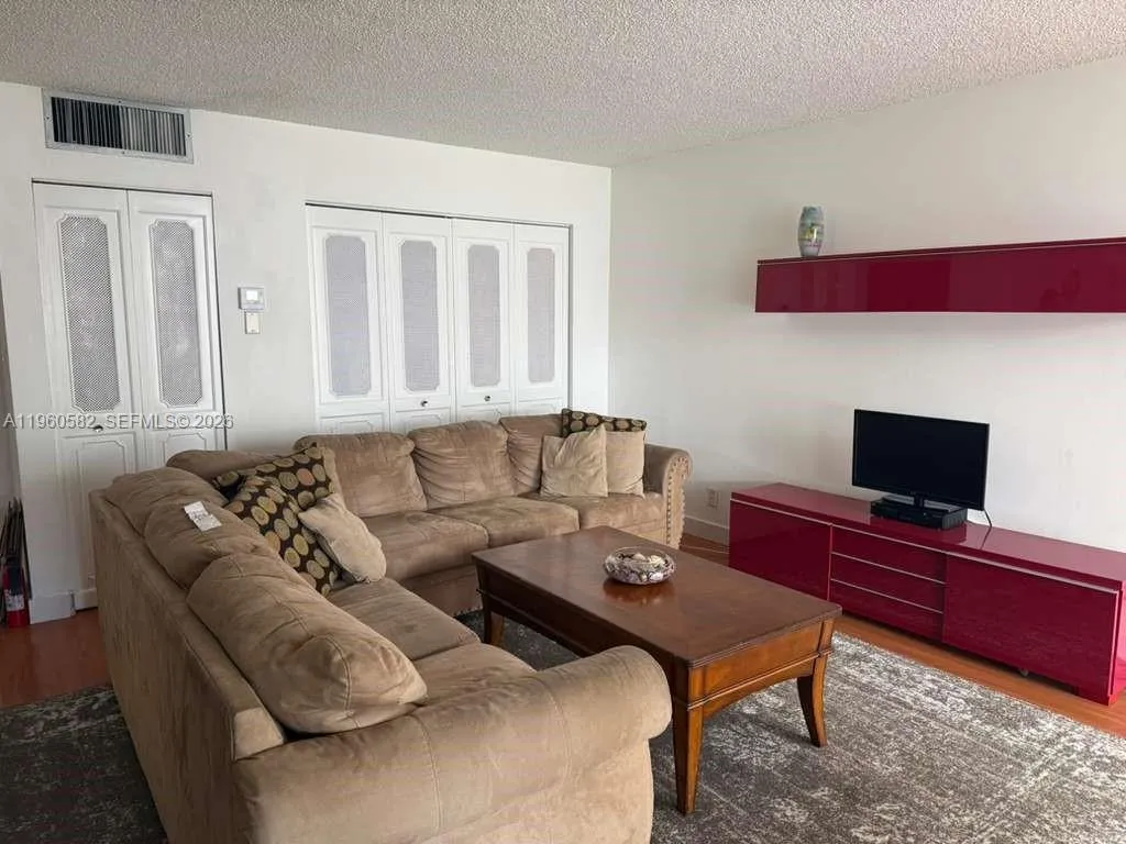 17011 N Bay Rd 709, Sunny Isles Beach, Florida 331, Sunny Isles Beach, Florida 33160, 2 Bedrooms Bedrooms, ,2 BathroomsBathrooms,Residential Lease,For Rent,17011 N Bay Rd 709, Sunny Isles Beach, Florida 331,A11960582