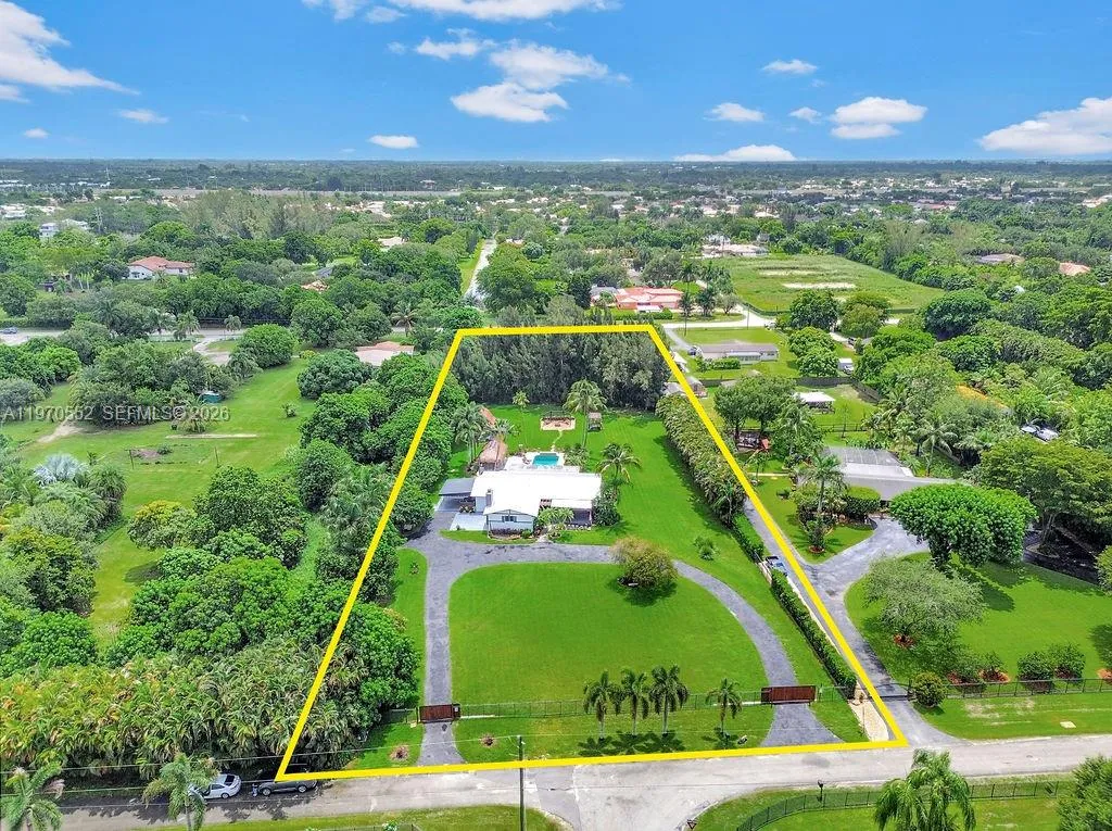 5300 Sw 162nd Ave, Southwest Ranches, Florida 3333, Southwest Ranches, Florida 33331, ,Land,For Sale,5300 Sw 162nd Ave, Southwest Ranches, Florida 3333,A11970552