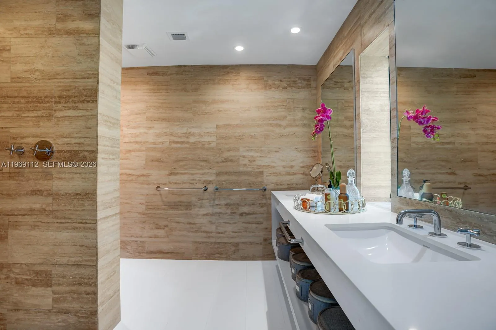 575 Hibiscus Ln, Miami, Florida 33137, Miami, Florida 33137, 5 Bedrooms Bedrooms, ,5 BathroomsBathrooms,Residential Lease,For Rent,575 Hibiscus Ln, Miami, Florida 33137,A11969112