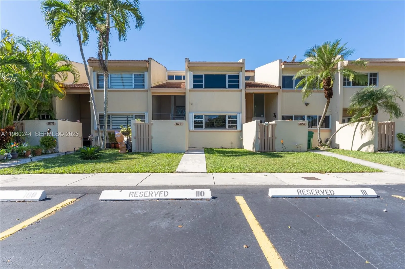 14271 Kendale Lakes Cir, Miami, Florida 33183, Miami, Florida 33183, 2 Bedrooms Bedrooms, ,2 BathroomsBathrooms,Residential Lease,For Rent,14271 Kendale Lakes Cir, Miami, Florida 33183,A11960244