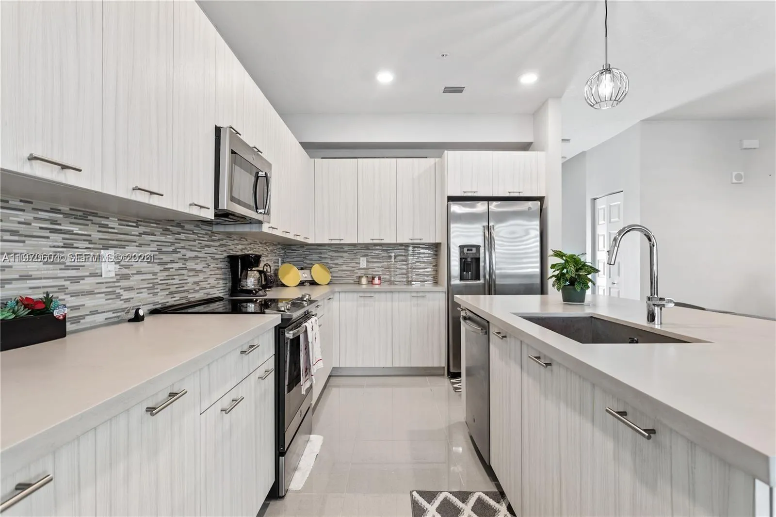 4745 Nw 84th Ct 18, Doral, Florida 33166, Doral, Florida 33166, 3 Bedrooms Bedrooms, ,2 BathroomsBathrooms,Residential Lease,For Rent,4745 Nw 84th Ct 18, Doral, Florida 33166,A11970604
