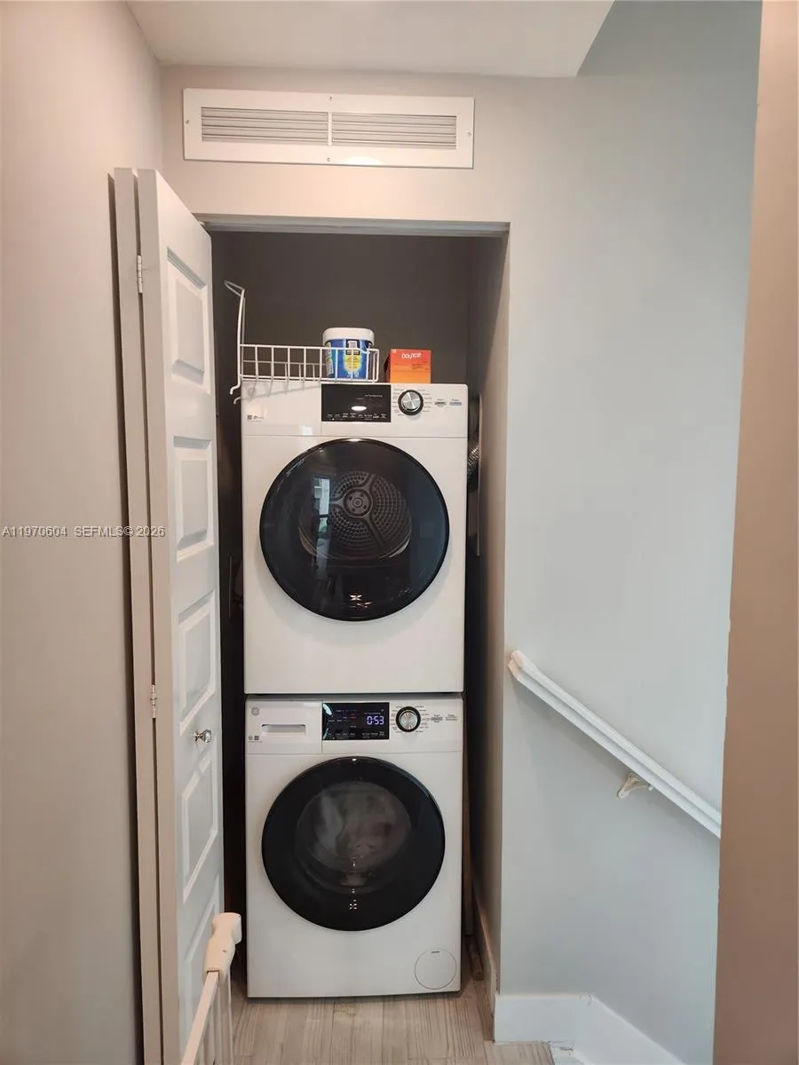 4745 Nw 84th Ct 18, Doral, Florida 33166, Doral, Florida 33166, 3 Bedrooms Bedrooms, ,2 BathroomsBathrooms,Residential Lease,For Rent,4745 Nw 84th Ct 18, Doral, Florida 33166,A11970604