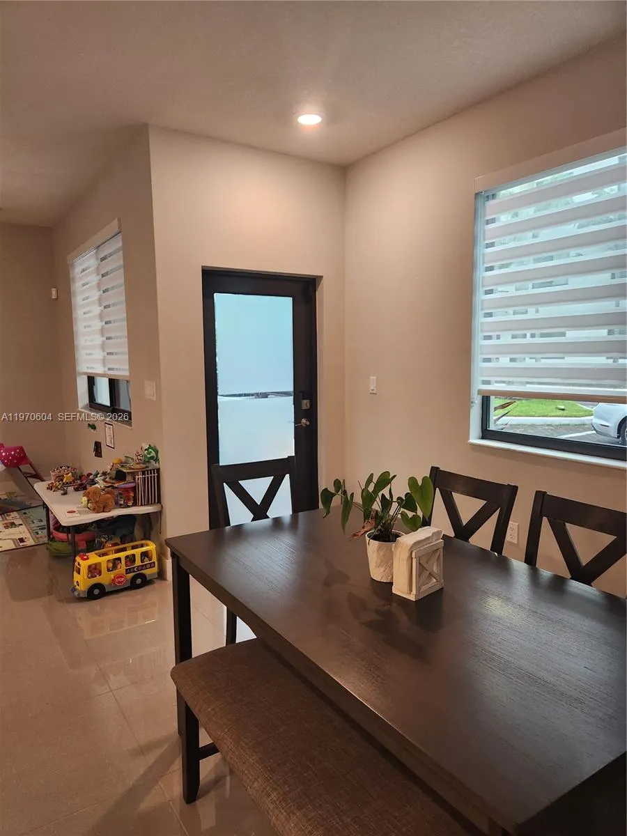 4745 Nw 84th Ct 18, Doral, Florida 33166, Doral, Florida 33166, 3 Bedrooms Bedrooms, ,2 BathroomsBathrooms,Residential Lease,For Rent,4745 Nw 84th Ct 18, Doral, Florida 33166,A11970604