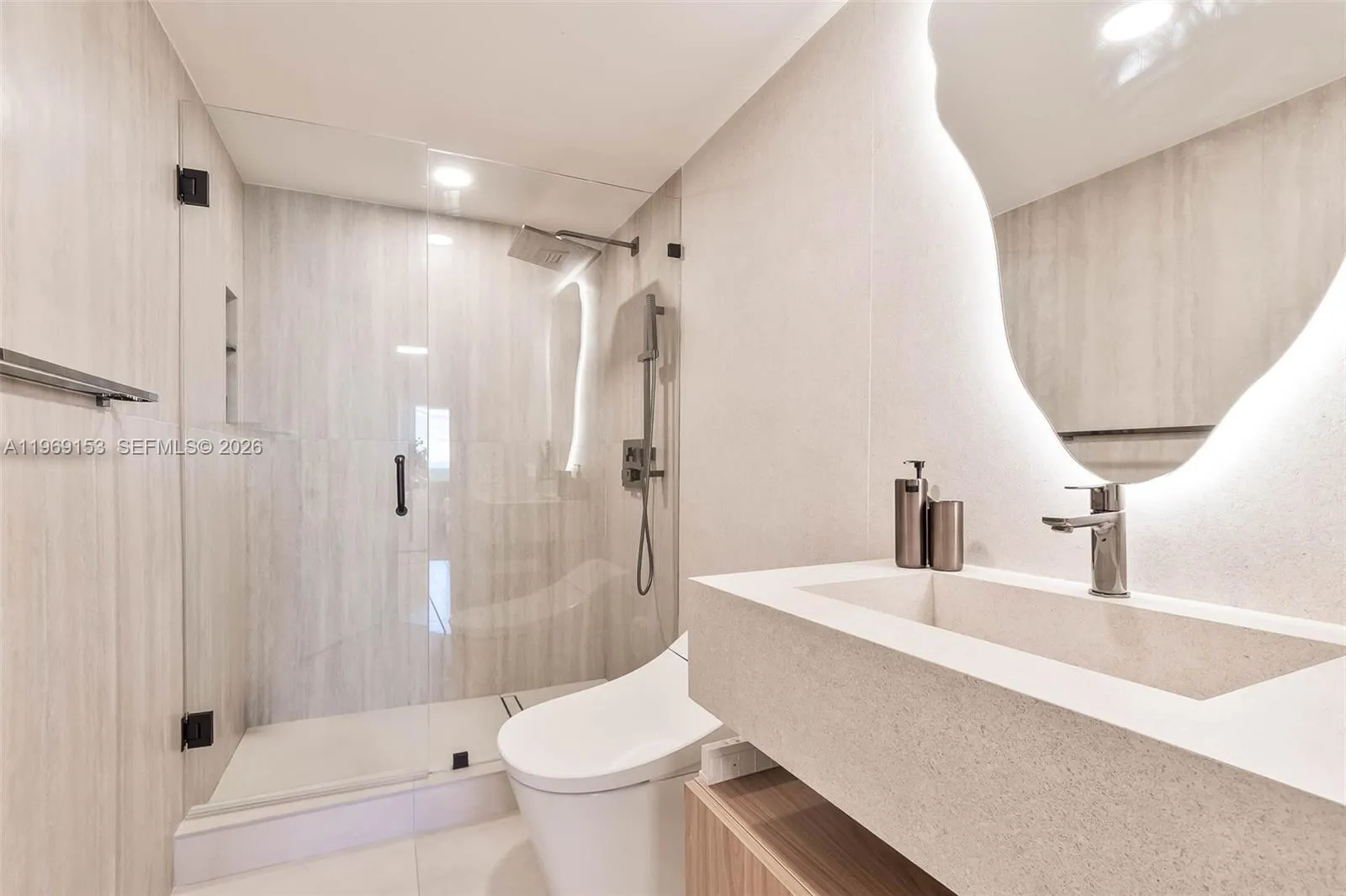 145 Jefferson Ave 432, Miami Beach, Florida 33139, Miami Beach, Florida 33139, 2 Bedrooms Bedrooms, ,2 BathroomsBathrooms,Residential Lease,For Rent,145 Jefferson Ave 432, Miami Beach, Florida 33139,A11969153