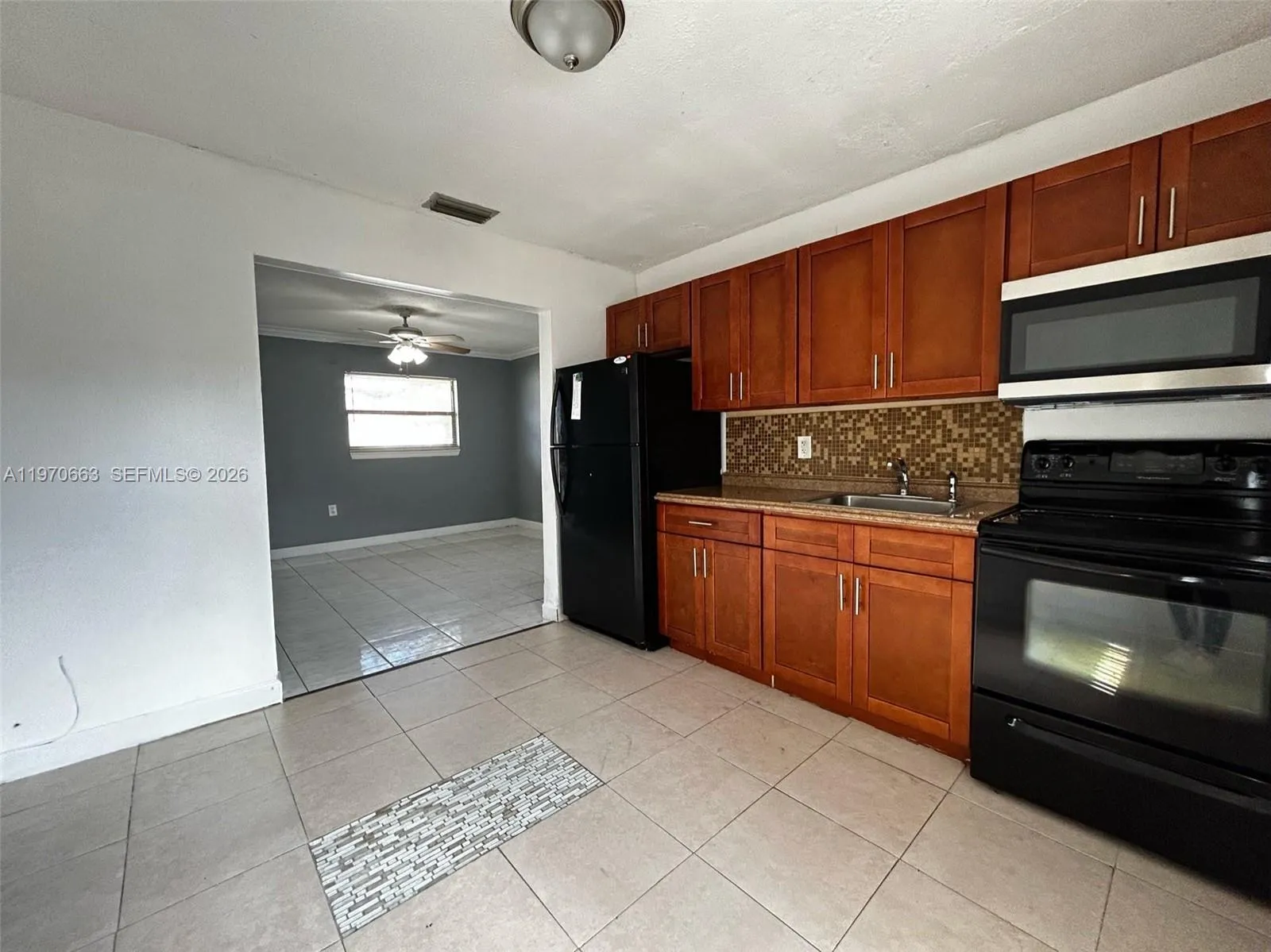 2401 Nw 15th St 1, Fort Lauderdale, Florida 33311, Fort Lauderdale, Florida 33311, 2 Bedrooms Bedrooms, ,1 BathroomBathrooms,Residential Lease,For Rent,2401 Nw 15th St 1, Fort Lauderdale, Florida 33311,A11970663